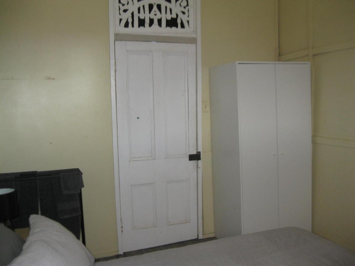 Australian Hotel Winton Budget Hotel Accommodation Luaran gambar
